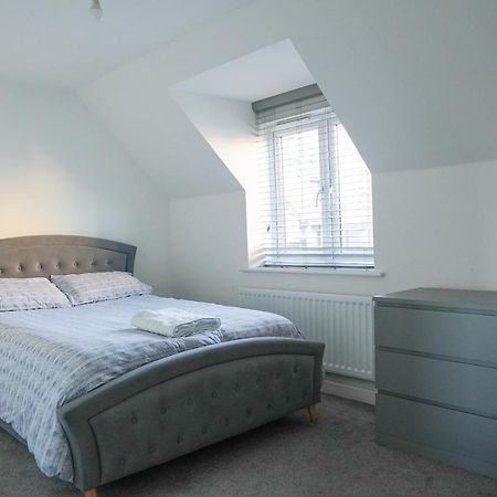 Stunning Two-Bedroom Apartment At A3Ree, Free Parking, Near Cribbs Causeway Mall Bristol Exterior foto