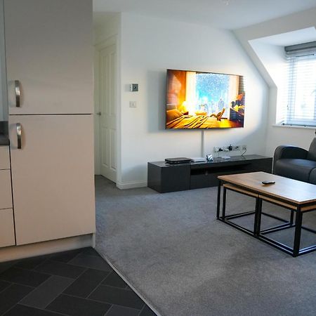 Stunning Two-Bedroom Apartment At A3Ree, Free Parking, Near Cribbs Causeway Mall Bristol Cameră foto
