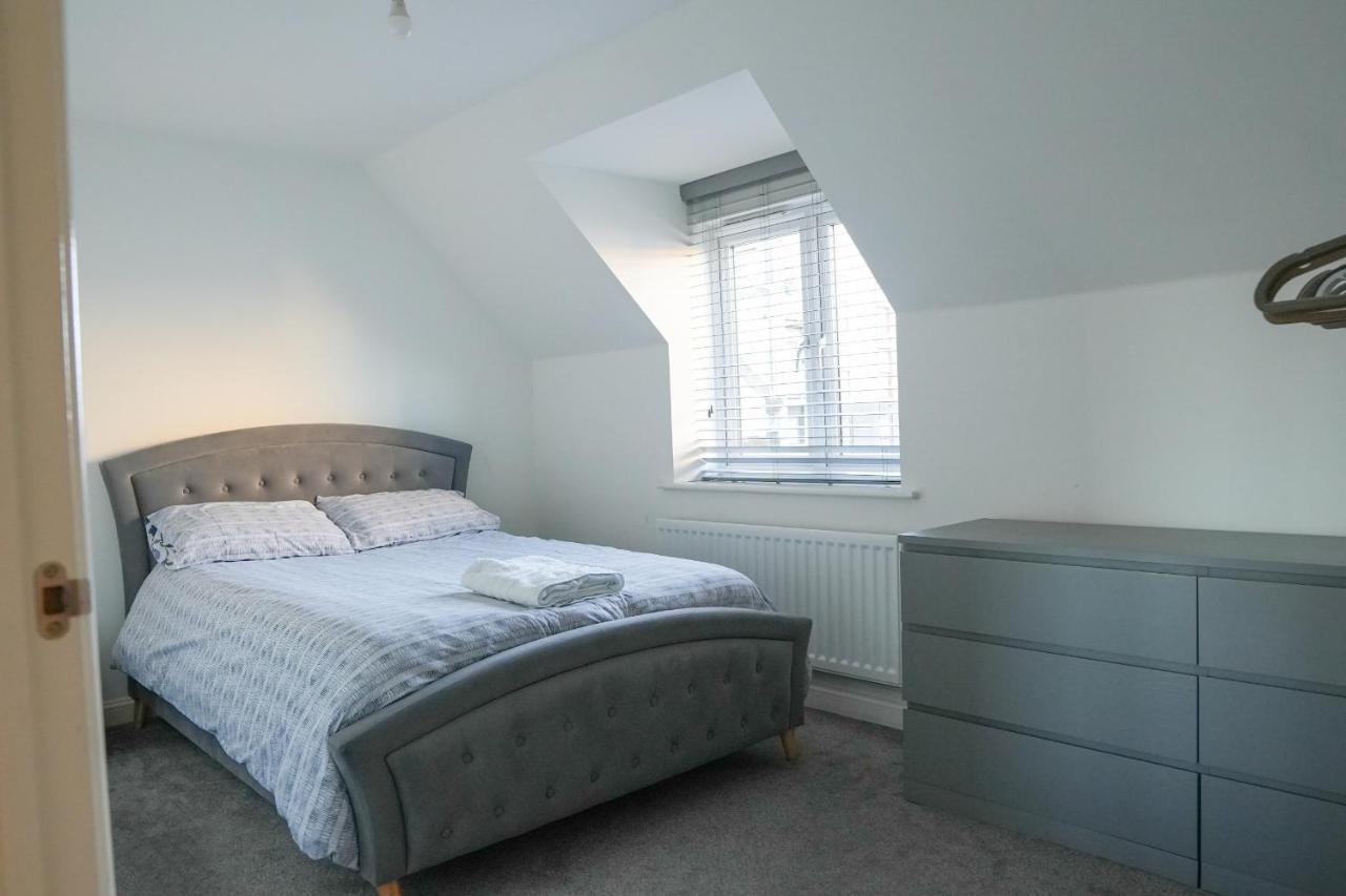 Stunning Two-Bedroom Apartment At A3Ree, Free Parking, Near Cribbs Causeway Mall Bristol Exterior foto