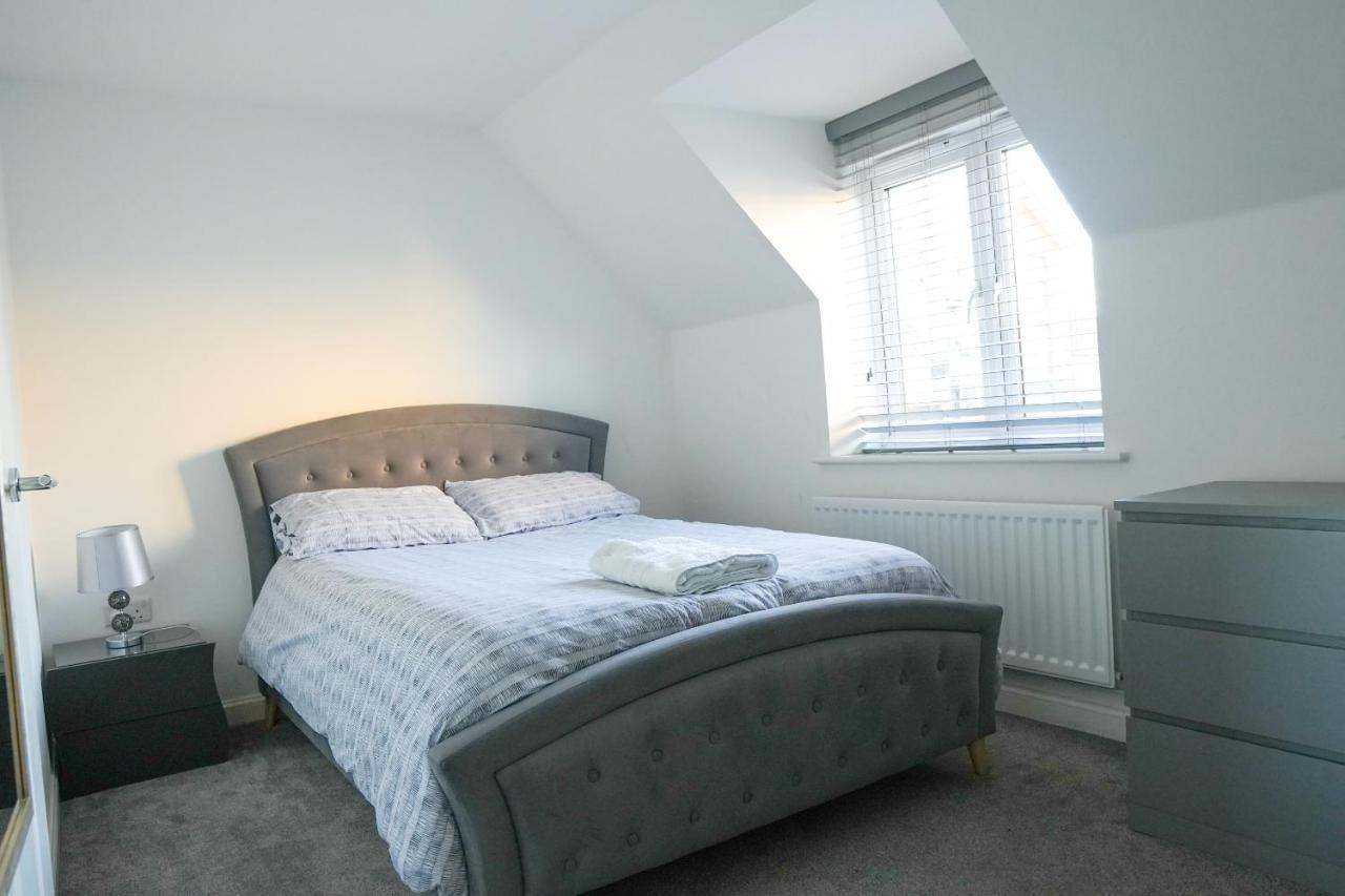 Stunning Two-Bedroom Apartment At A3Ree, Free Parking, Near Cribbs Causeway Mall Bristol Exterior foto